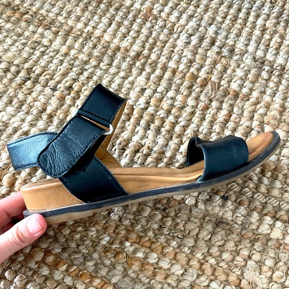 Genuine Leather Strap Sandals - Picture 3 of 4